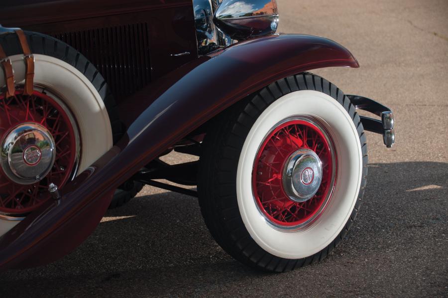  Chrysler CG Imperial Close-Coupled Sedan 1931 года  (фото 14 из 18)